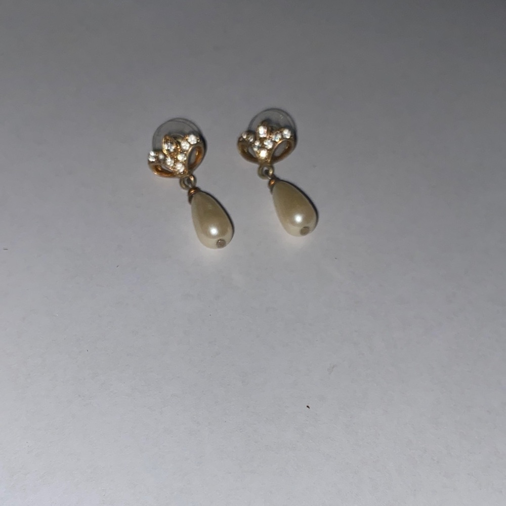 Elegant Gold and Cream Drop Earrings